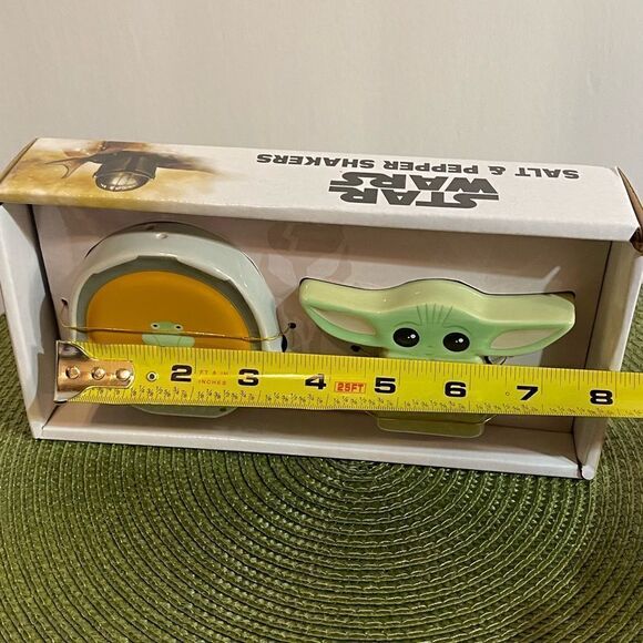 Disney Star Wars Baby Yoda and the frog Salt and Pepper Shakers NWT - Picture 5 of 7